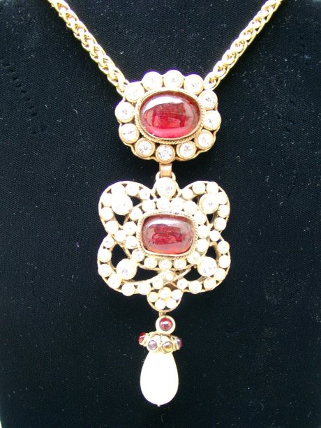 Pendentif de la maison Chanel
