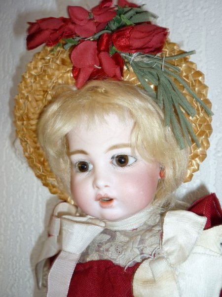 poupee bru